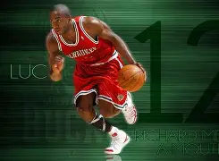 熊猫直播平台官方-转折点密尔沃基雄鹿战术微调；CBA常规赛集结日攻防权衡；态度坚定；年轻球员得到机会